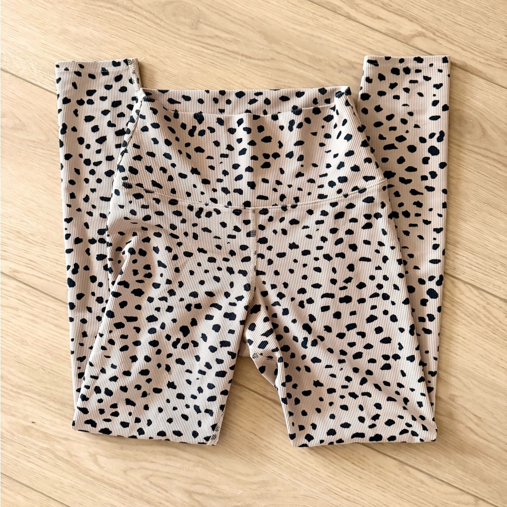 Beach Riot Black and Tan Spotted Leggings